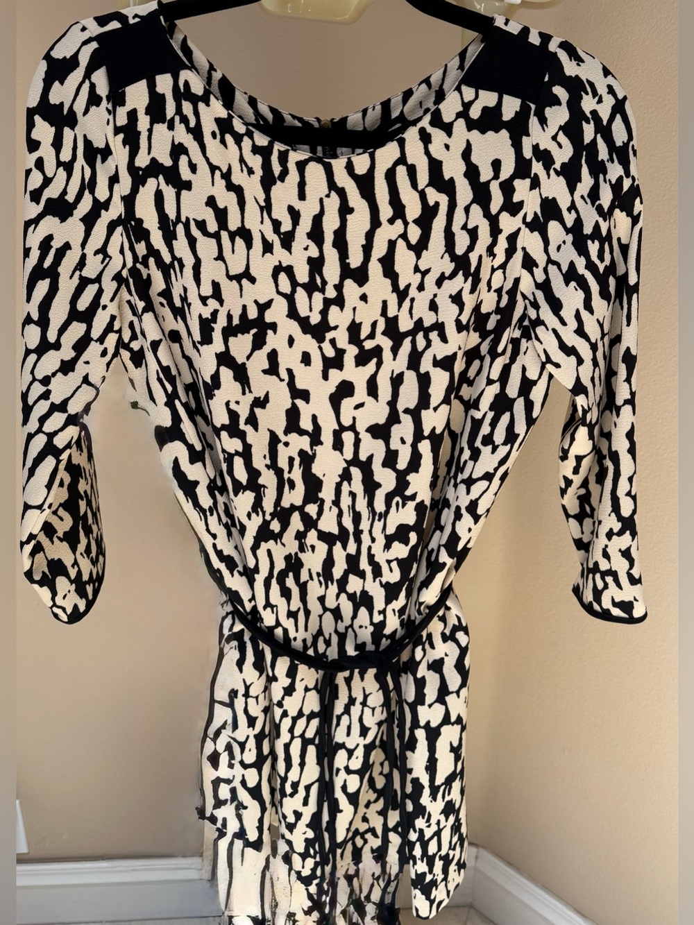 Zara Black and White Abstract Print Tie-Waist Top